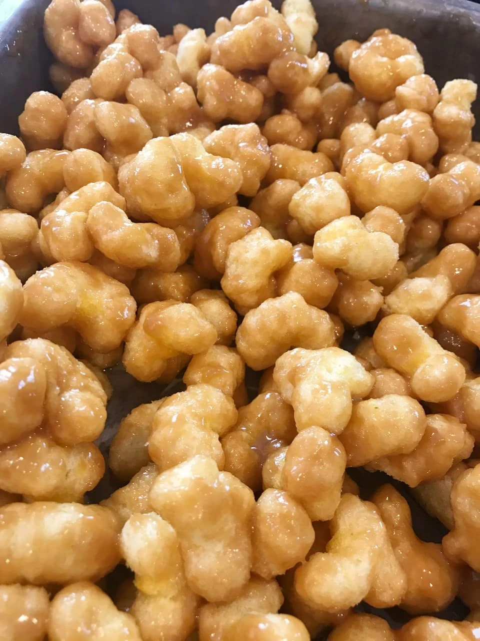 easy-caramel-puff-corn-recipe-without-corn-syrup-the-three-snackateers