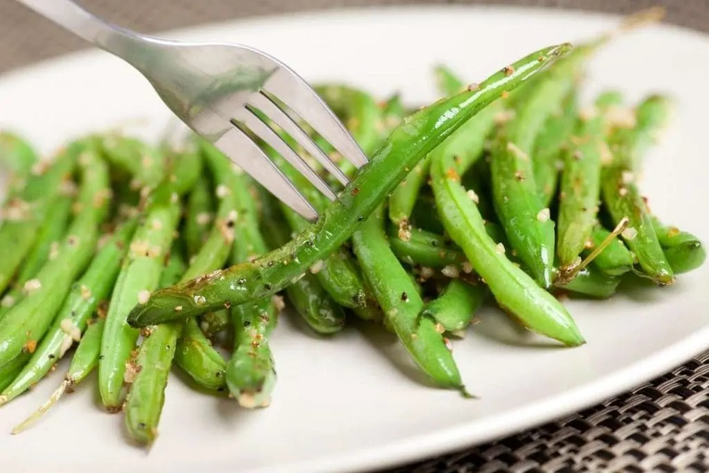 Simple Garlic Skillet Green Beans Side Dish